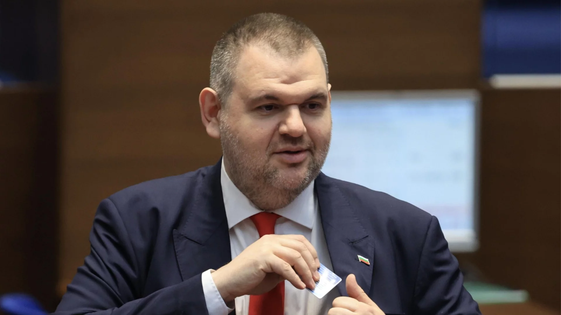 След арестите на ключови кадри на ДПС: Кмет на Пеевски се скри в Турция