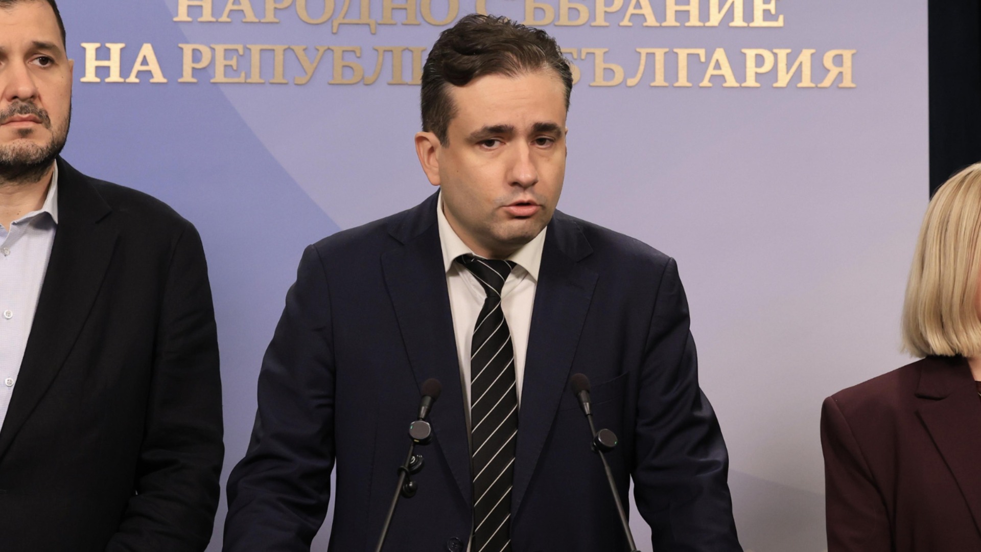 За да продължи разследването си: Прокуратурата иска имунитета на Божанов