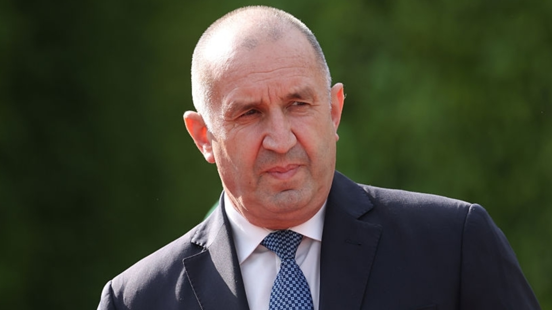 "Става въпрос за преразпределение на пари": Радев коментира убийството на Бинев (ВИДЕО)