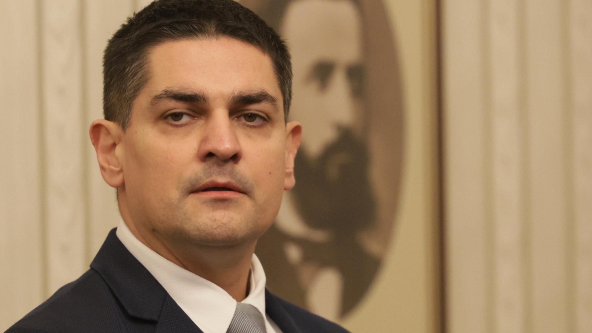 "Ако Йотова загуби - сме в ситуация на предсрочни парламентарни избори": Радостин Василев с призив към избирателите си