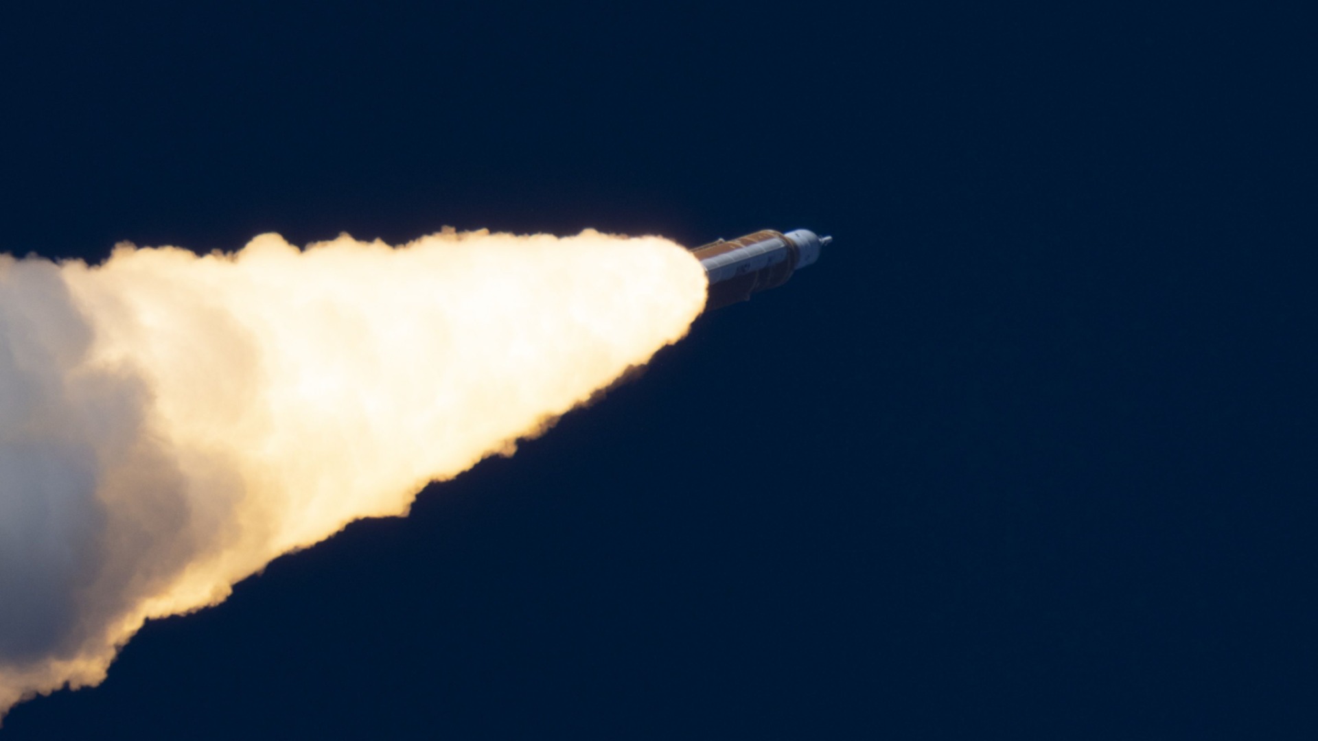 НАСА разкри подробности за мисията Artemis 3