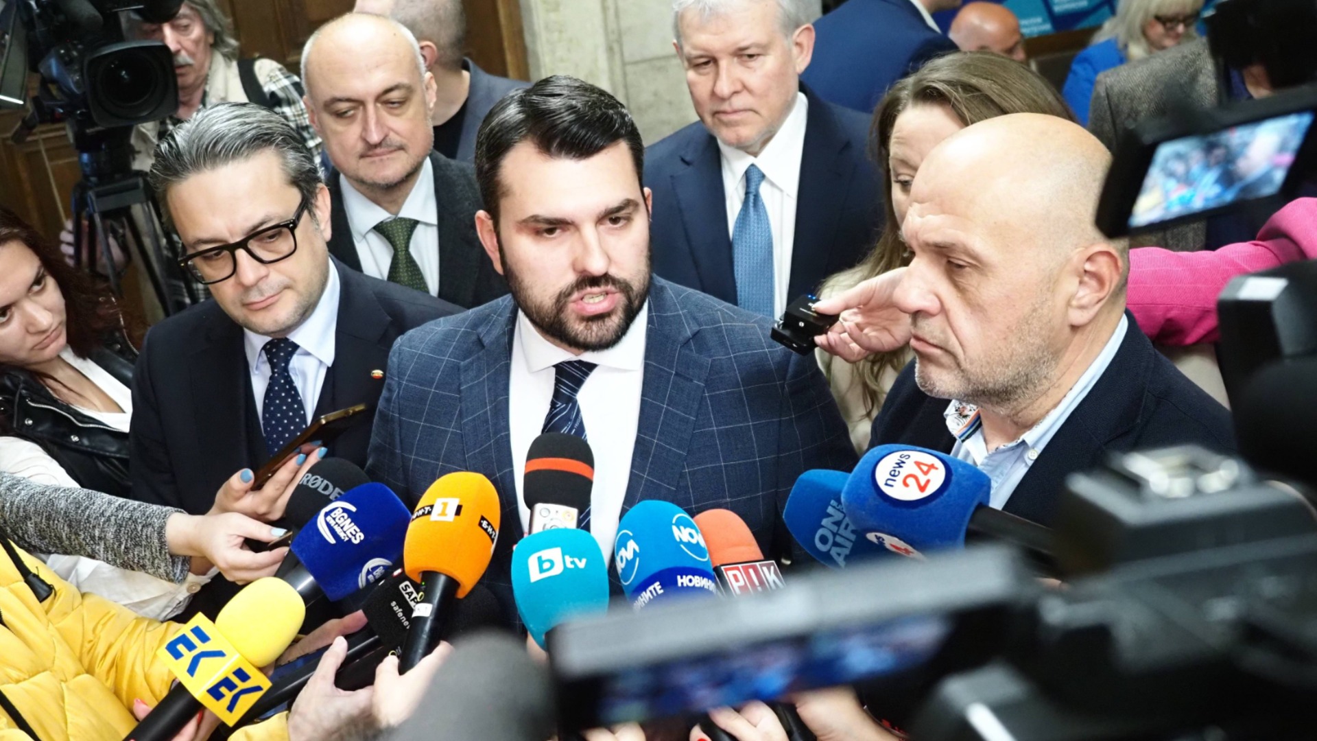 Първа реакция от ГЕРБ: Гръмотевичен срив на Радев и ПБ