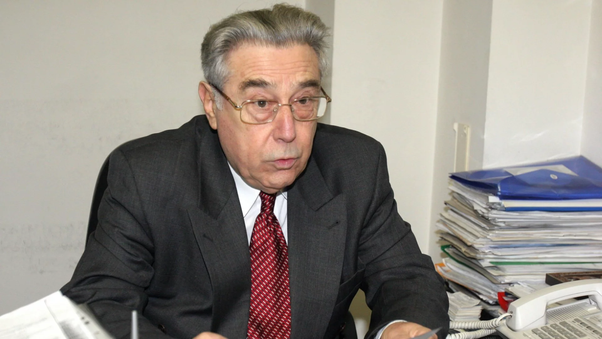Почина проф. Александър Джеров