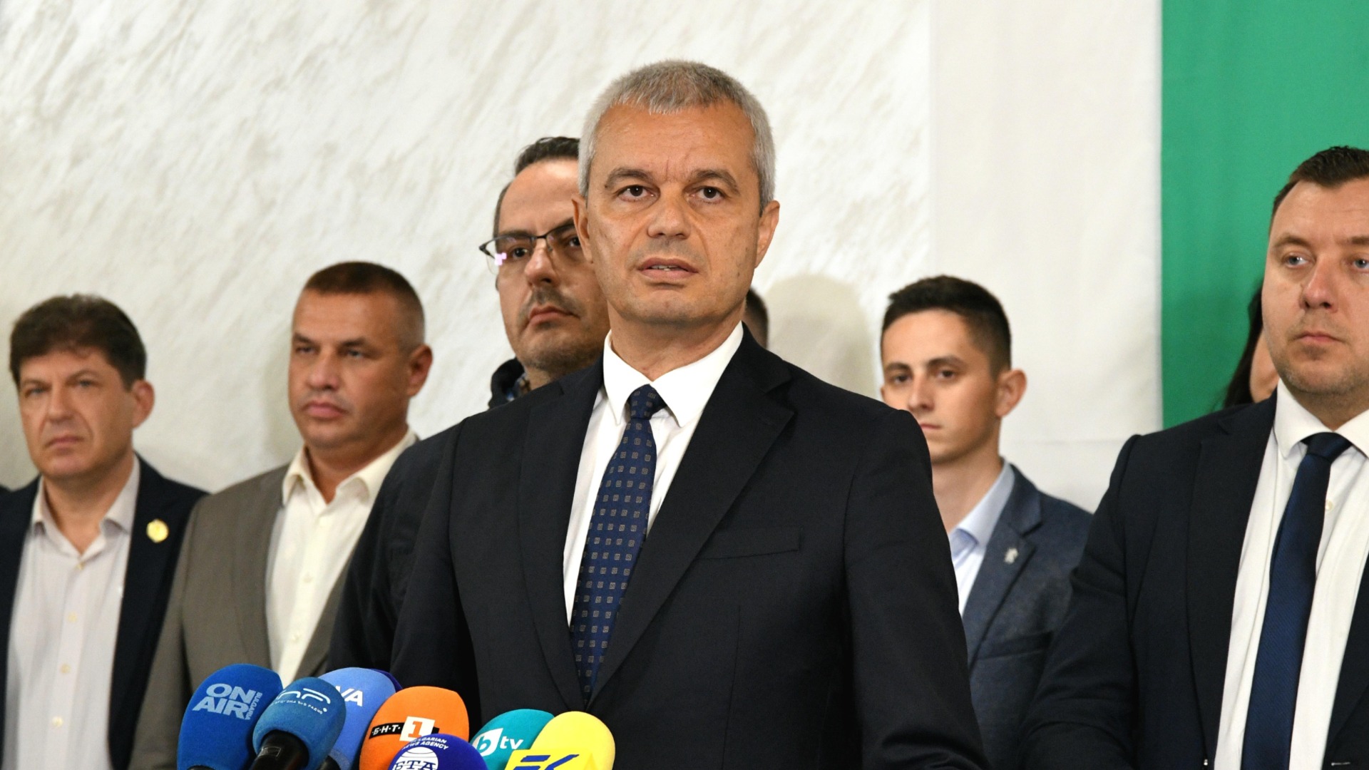 Костадинов и Йотова не оставят шанс на Гюров при вота от Русия