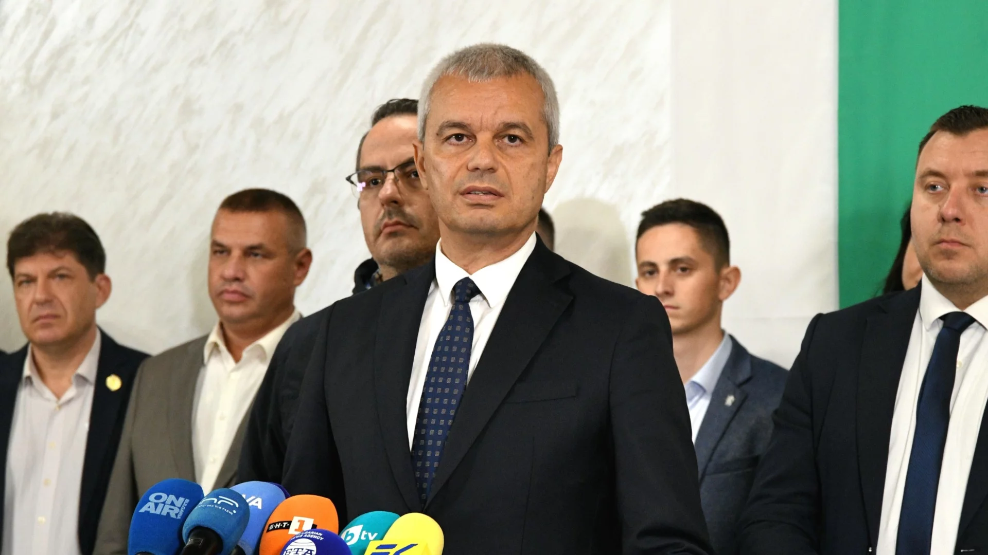 Костадинов и Йотова не оставят шанс на Гюров при вота от Русия