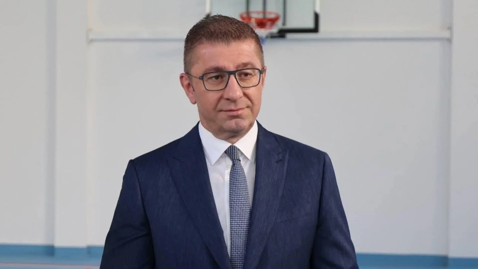 "Падна Орбан, падна Вучич - знаем кой следва": Социалните мрежи избухнаха с шеги за Мицкоски