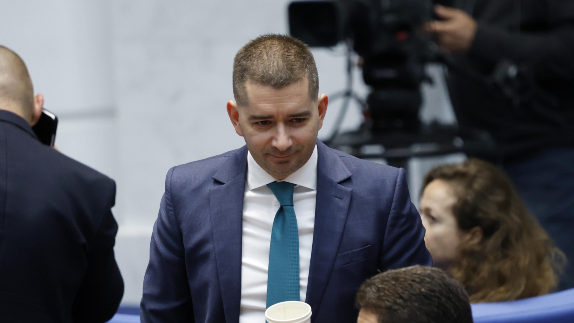Има ли значение кой е президент - щом Радев управлява? Слави Василев с обяснение за ниската избирателна активност