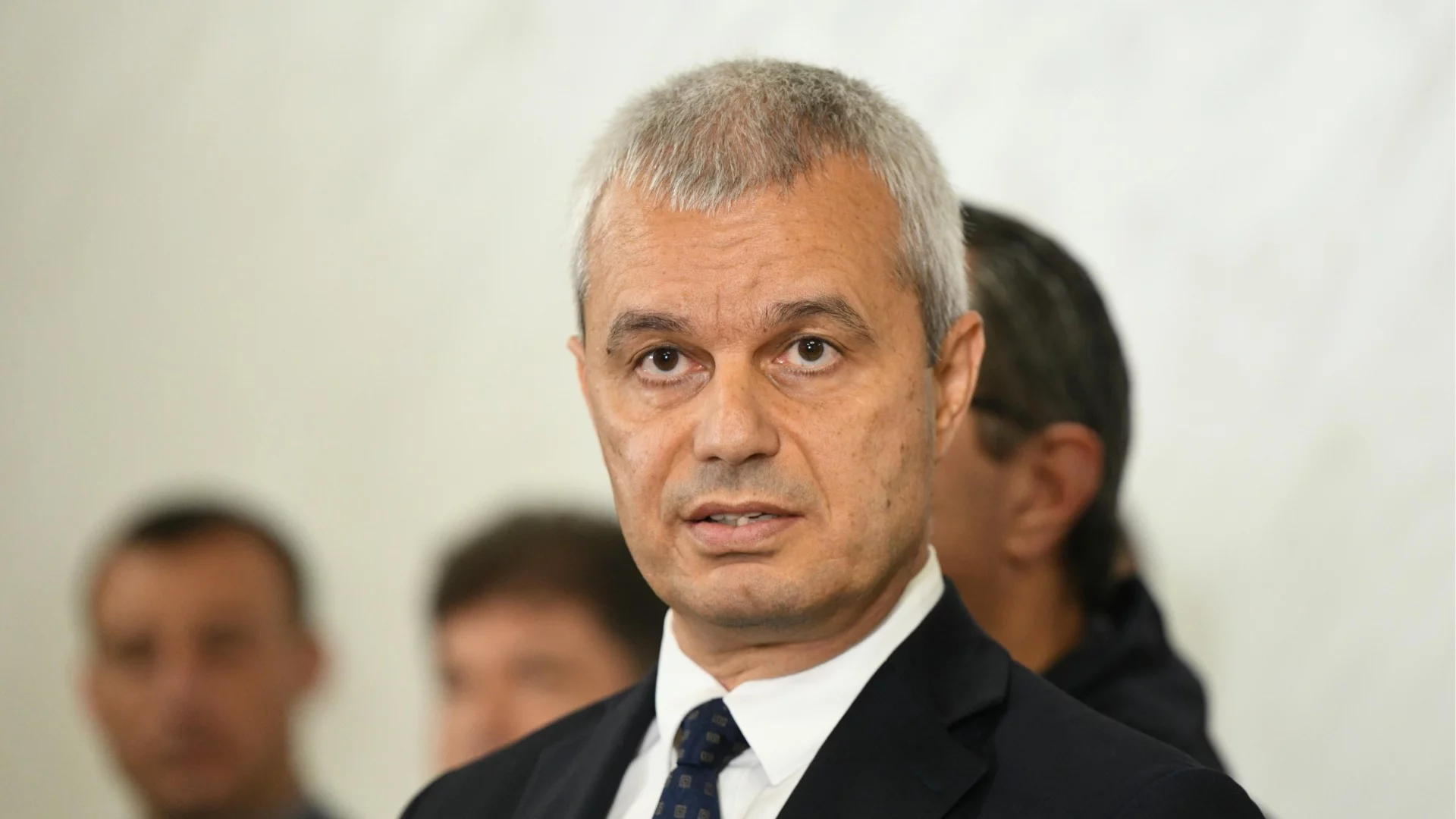Костадин Костадинов разкри за кого избирателите на "Възраждане" ще гласуват на балотажа