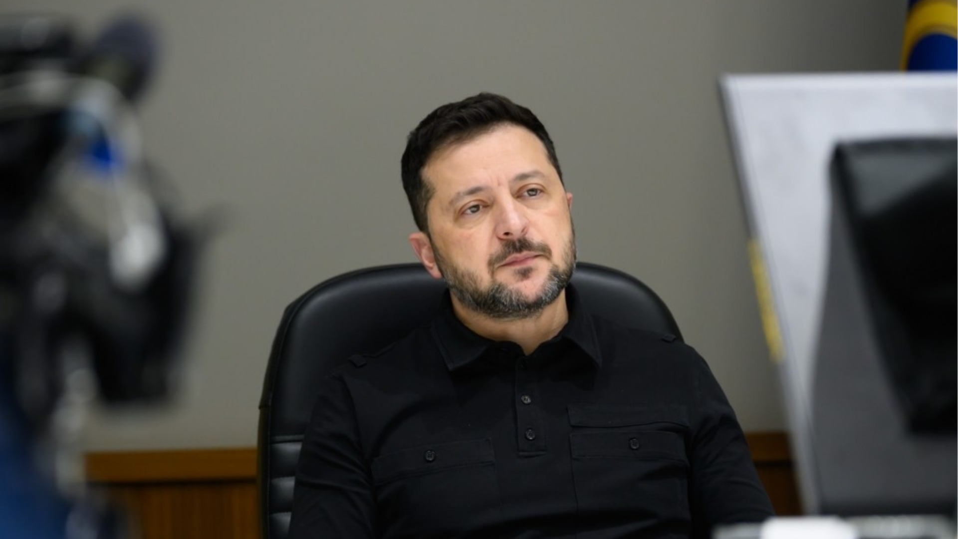 Зеленски подписа укази за продължаване на военното положение и мобилизацията в Украйна с още 90 дни