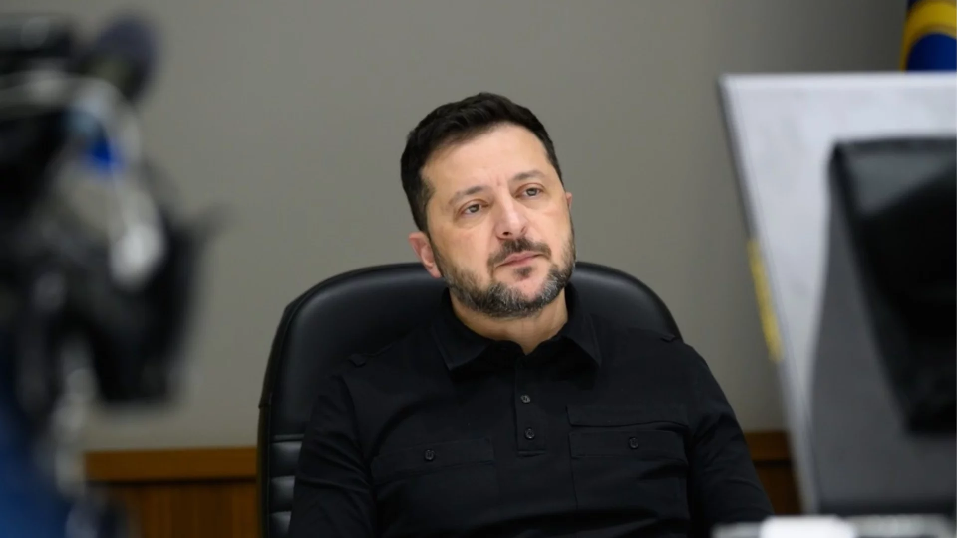 Зеленски подписа укази за продължаване на военното положение и мобилизацията в Украйна с още 90 дни