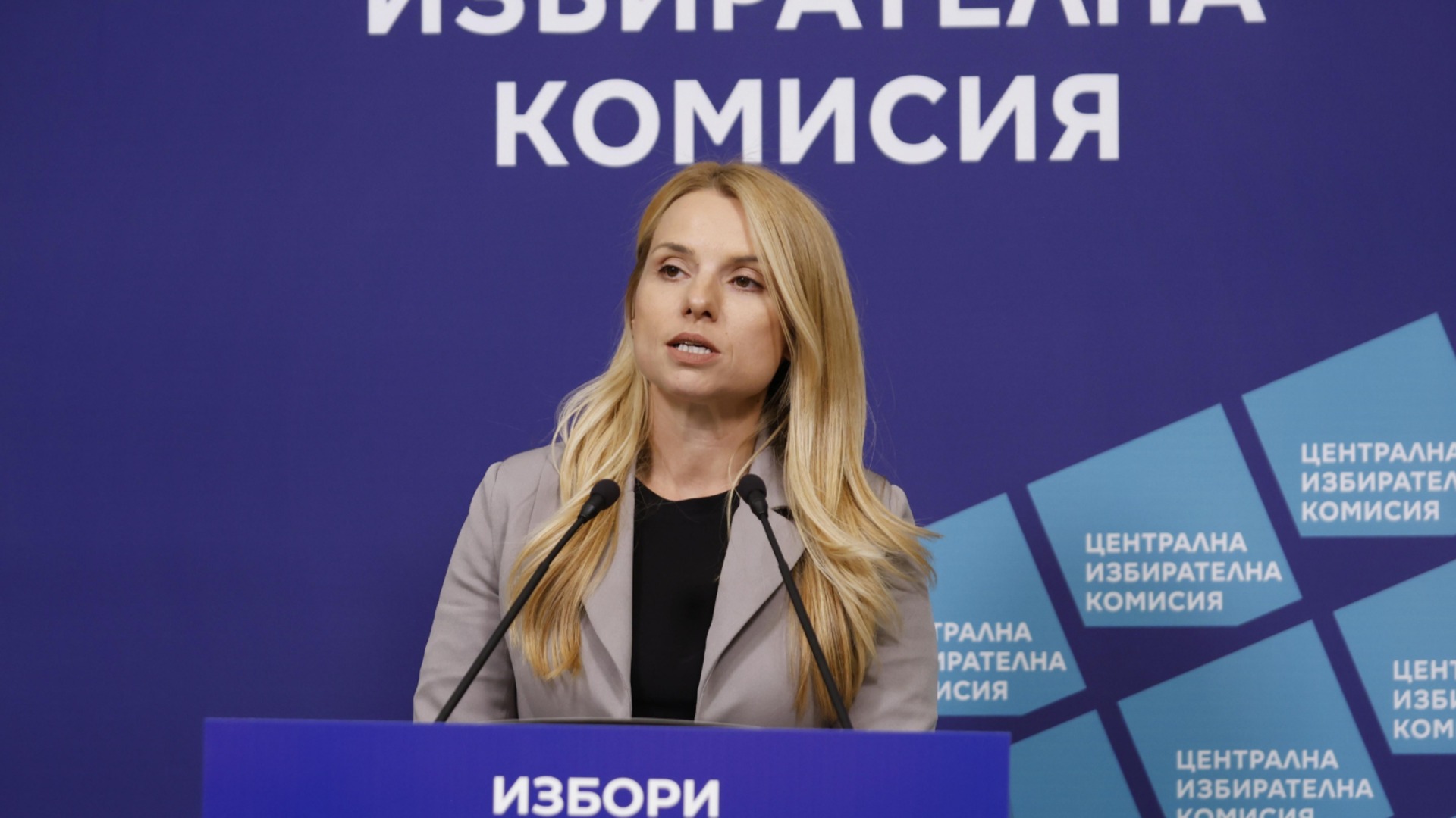 Официално: 22,98% е била избирателната активност на първи тур