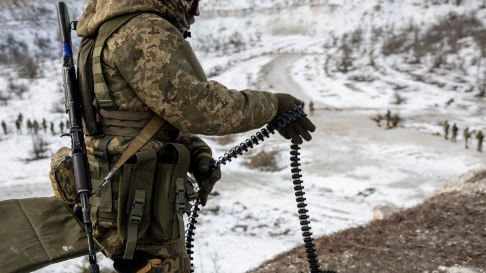 Пета военна зима в Украйна: ще издържи ли енергийната мрежа