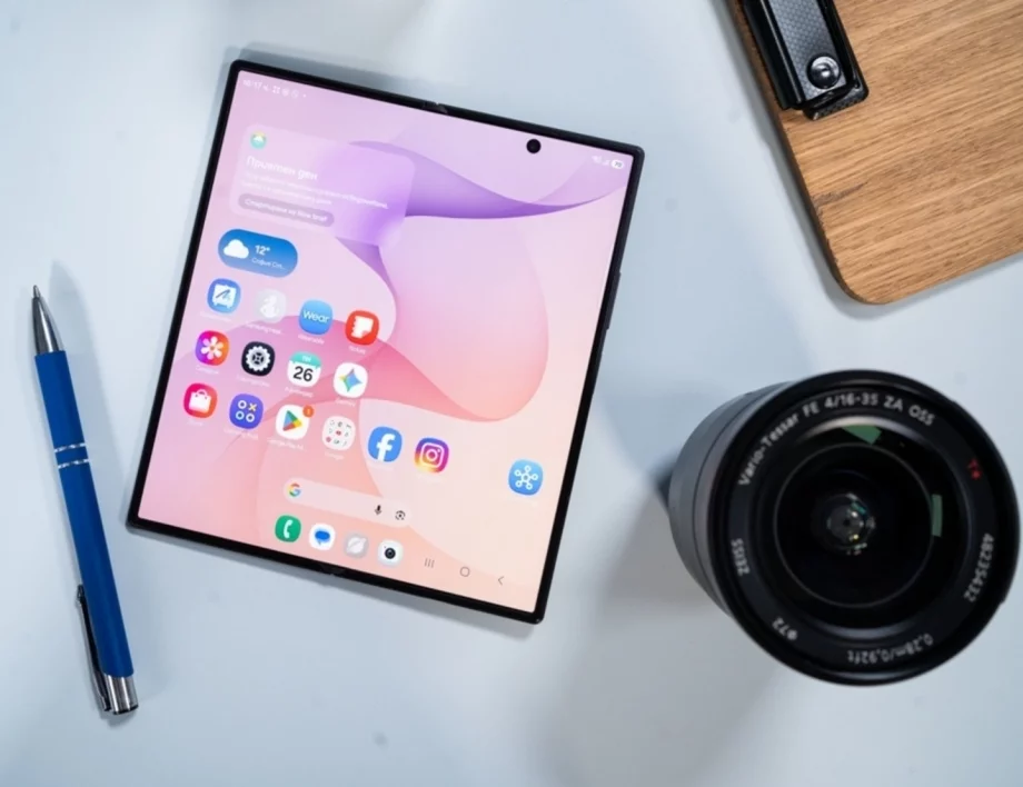 Новото измерение на мобилността с Galaxy Z Fold8 Ultra