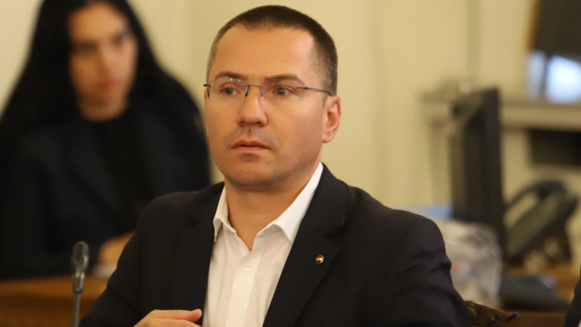 Тази неделя ще имаме възможността да гласуваме "против"
